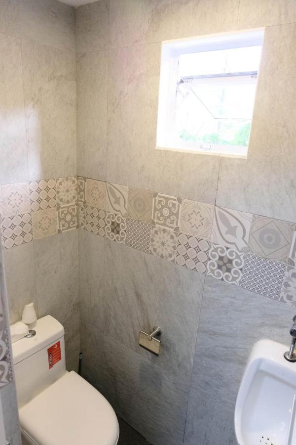 J & J Homestay Busuanga Eksteriør billede